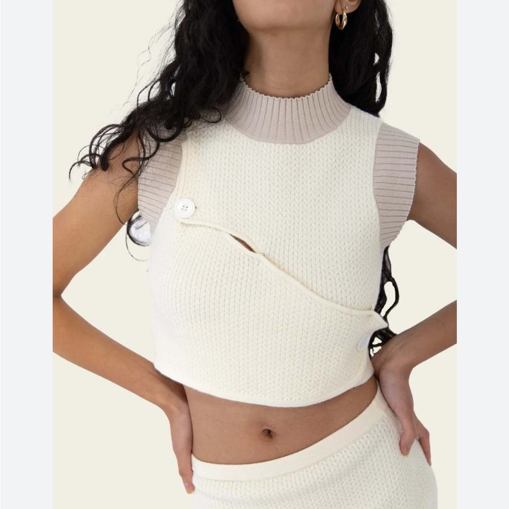 NWOT FIND ME NOW Lily Knit Textured Mock Neck Sweater Tank Top Oat Color size M